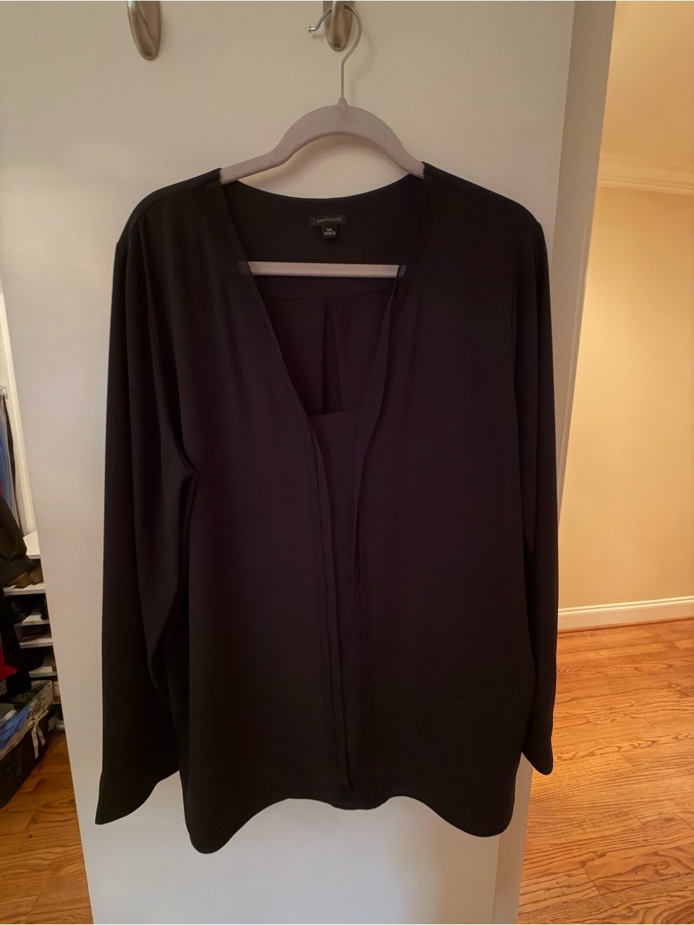 Ann Taylor Black Long-Sleeve Split-Neck Blouse